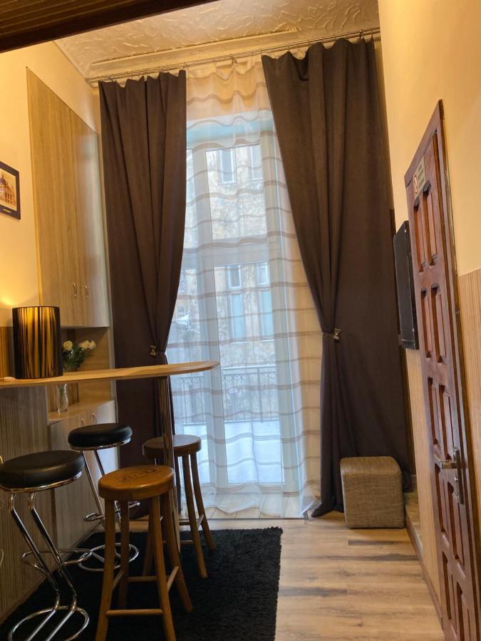 Apartment On Pekarska Street Lviv Exterior photo